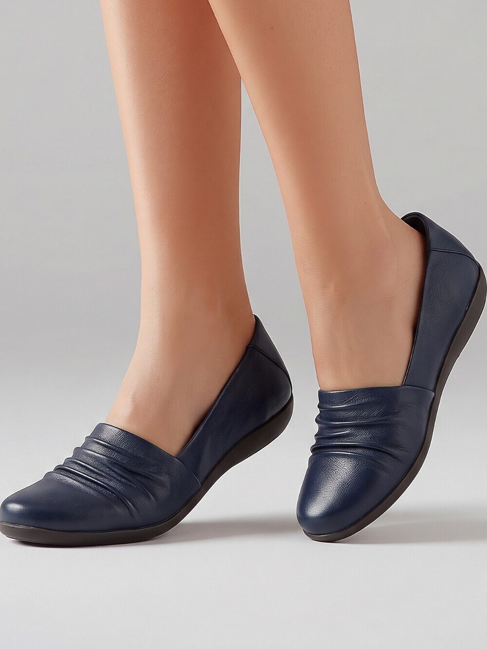 Baretraps Navy Piper Slip-On Flats Size 7.5W